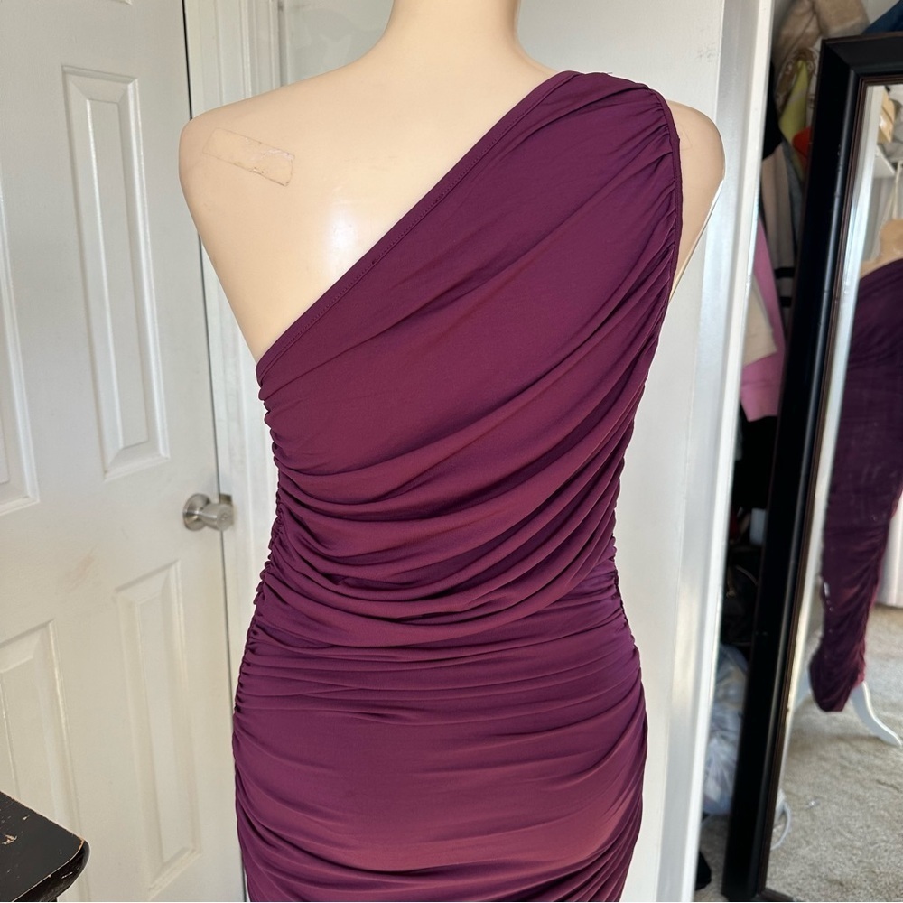 LULU’S EFFORTLESS MAGNETISM RUCHED ONE SHOULDER MAXI DRESS - Picture 11 of 15